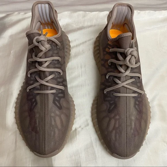 Yeezy Boost 350 V2 Mono Mist - Picture 5 of 9